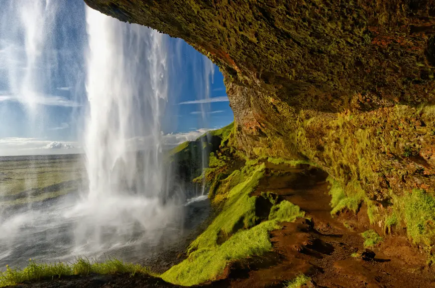 reykjavik-(seljalandsfoss)_uns.jpg