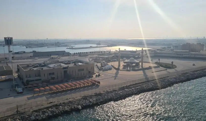 7 DNÍ PERZSKÝM ZÁLIVOM: OD MEGALOMANSKÉHO DUBAJA PO ZÁVOJOM ZAHALENÚ SAUDSKÚ ARÁBIU