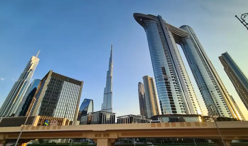 7 DNÍ PERZSKÝM ZÁLIVOM: OD MEGALOMANSKÉHO DUBAJA PO ZÁVOJOM ZAHALENÚ SAUDSKÚ ARÁBIU