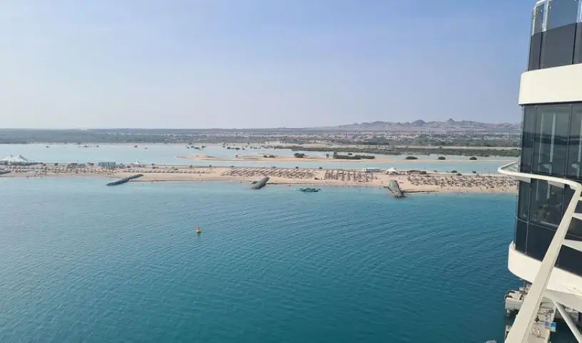7 DNÍ PERZSKÝM ZÁLIVOM: OD MEGALOMANSKÉHO DUBAJA PO ZÁVOJOM ZAHALENÚ SAUDSKÚ ARÁBIU