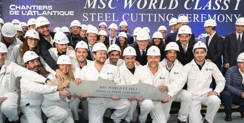 JAK SE STAVÍ LOĎ, ČÁST 3. – PRVNÍ ŘEZÁNÍ OCELI MSC WORLD EUROPA