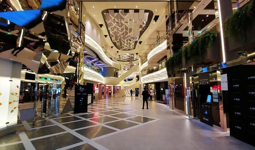 RIVIERA TOUR NA SLAVNOSTNÍM SPUŠTĚNÍ MSC WORLD EUROPA