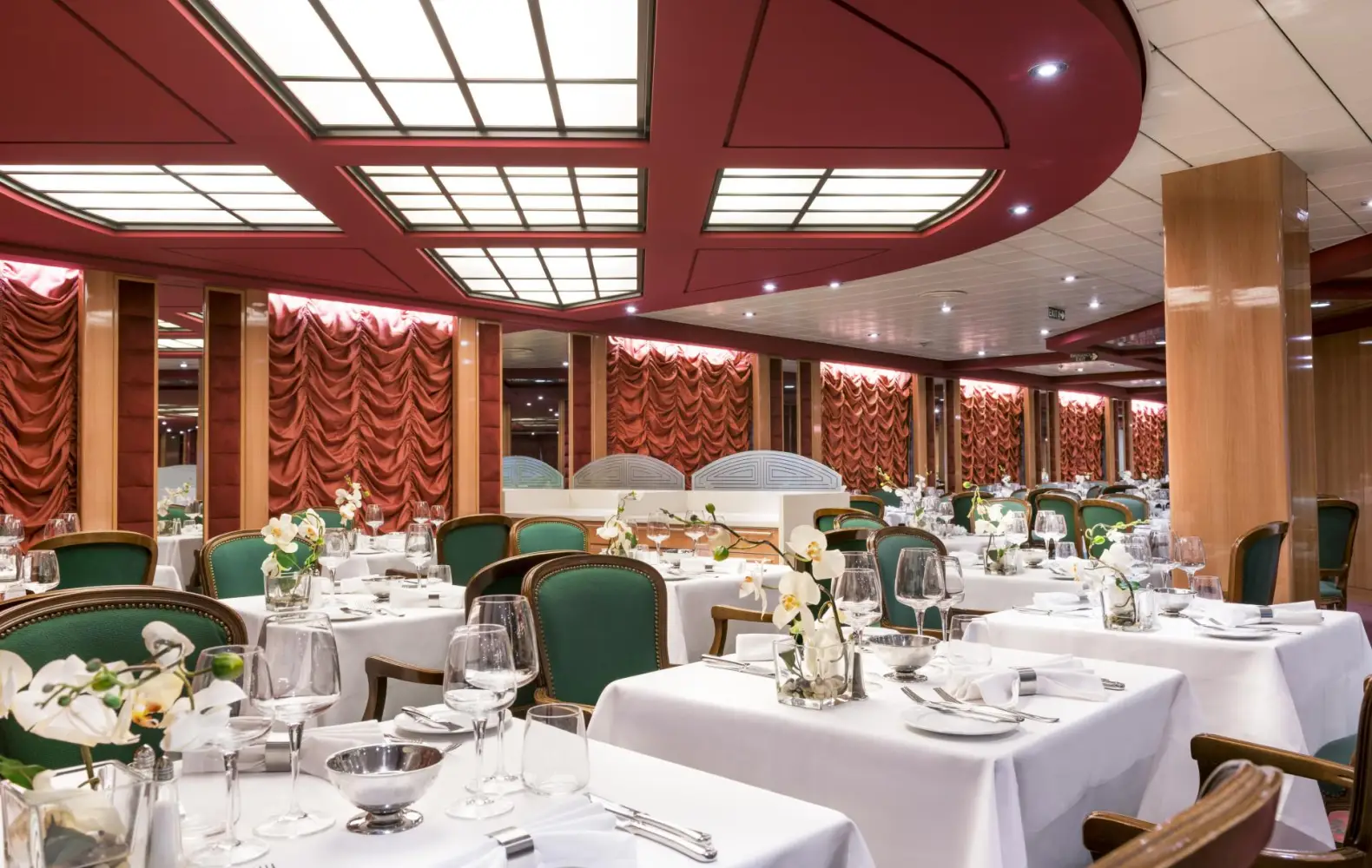 05_la-pergola-restaurant-(1).jpg
