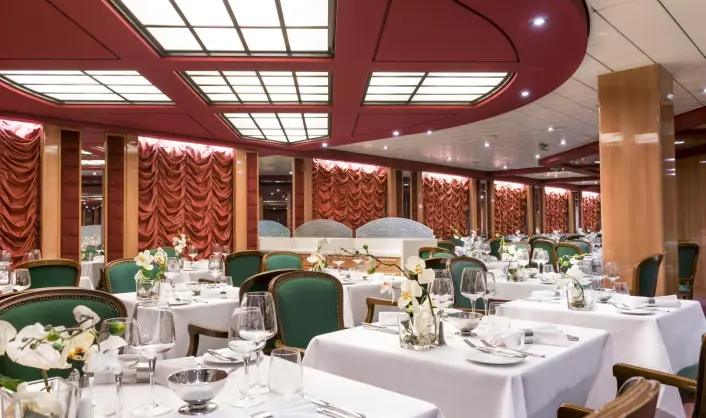 05_la-pergola-restaurant-(1).jpg