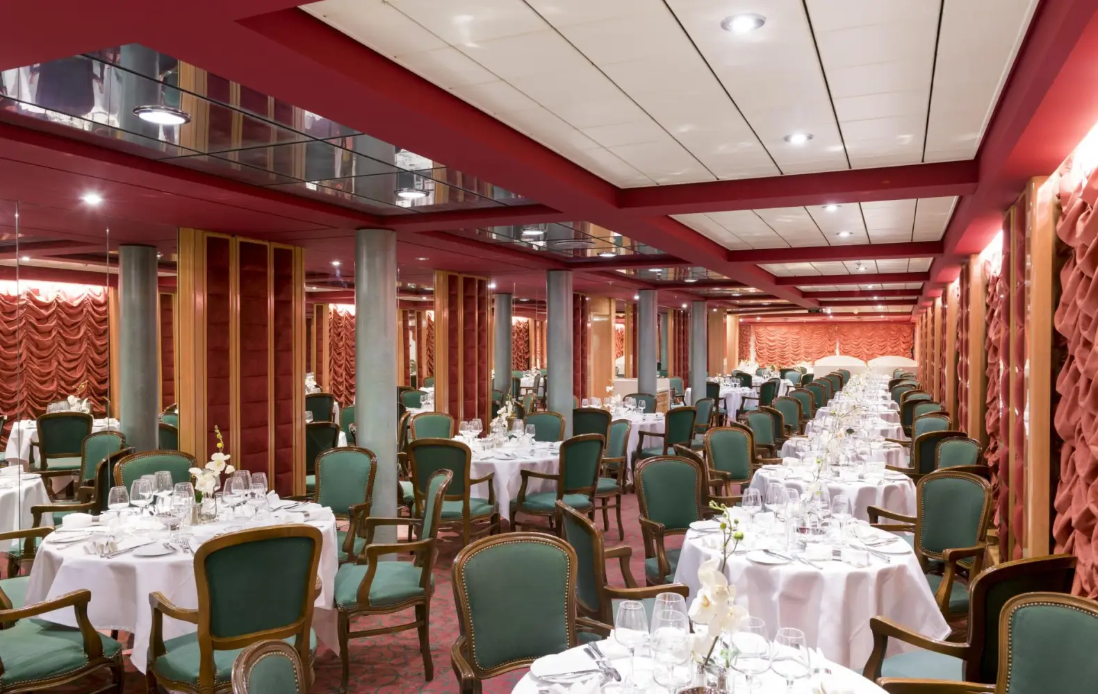 05_la-pergola-restaurant-(3).jpg