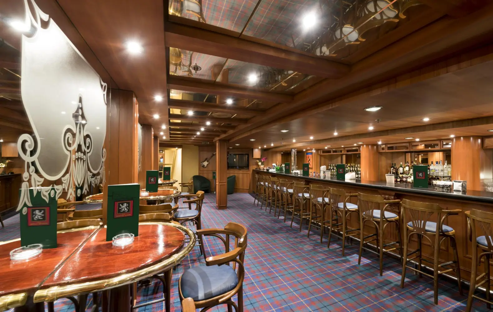 ax_the-white-lion-pub-(2).jpg