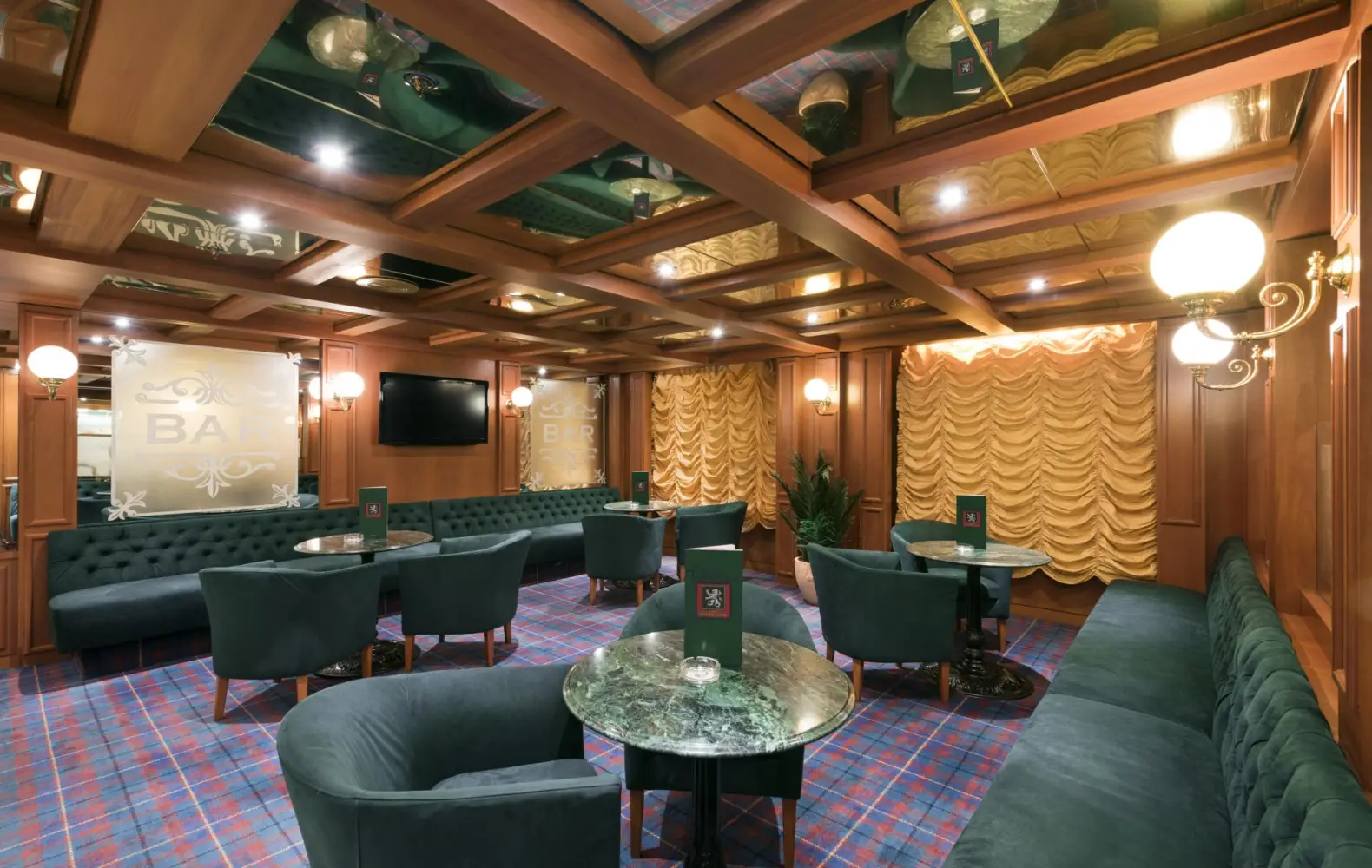 ax_the-white-lion-pub-(3).jpg