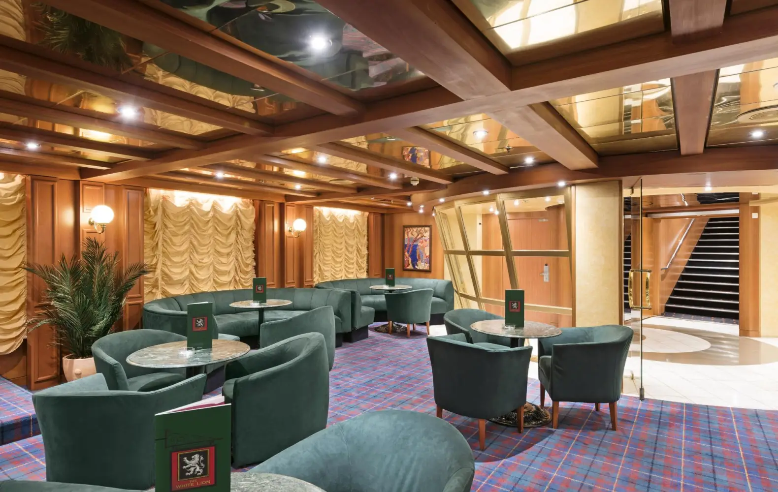 ax_the-white-lion-pub-(4).jpg
