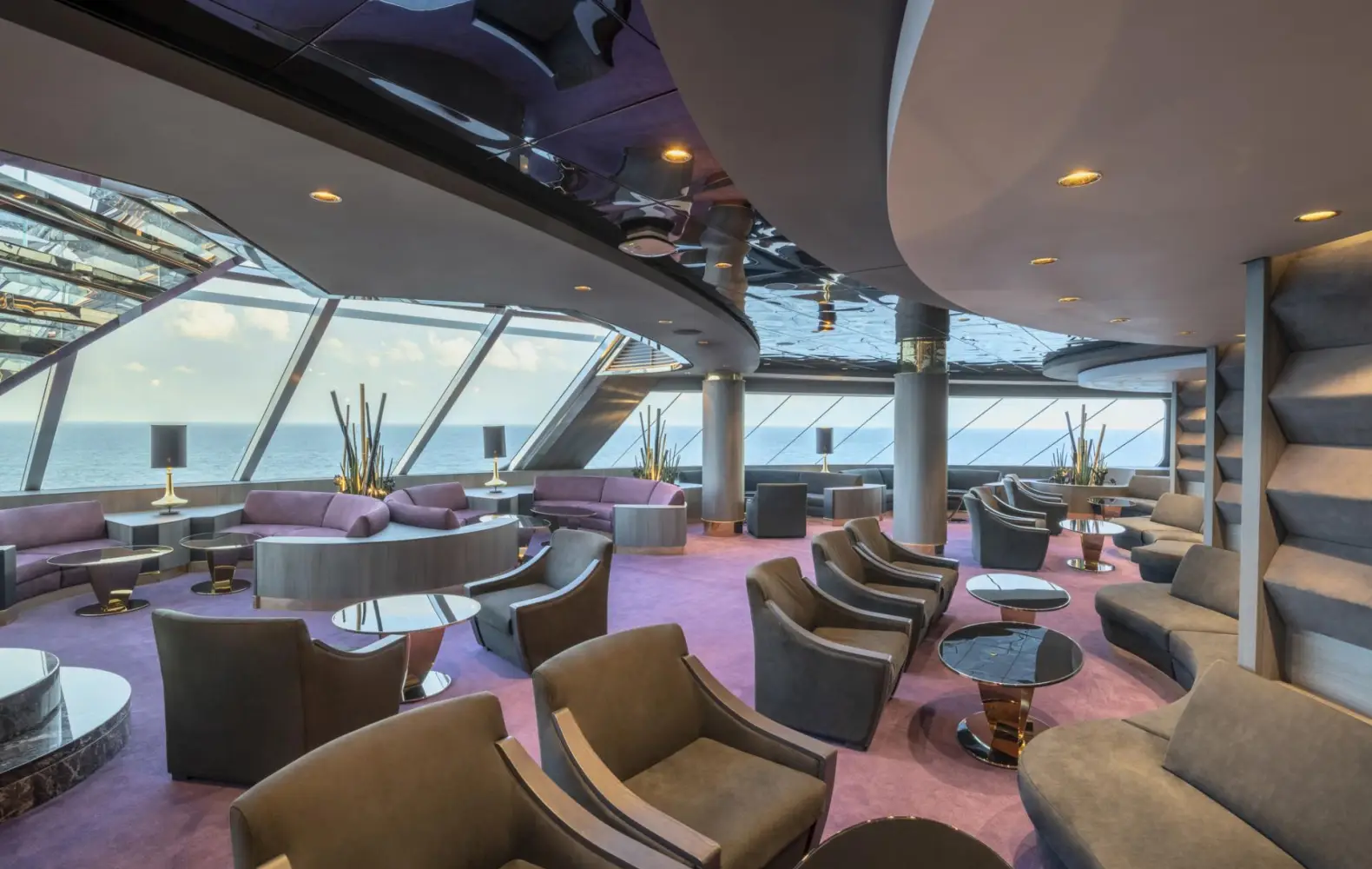 be_16_top-sail-lounge-(1).jpg