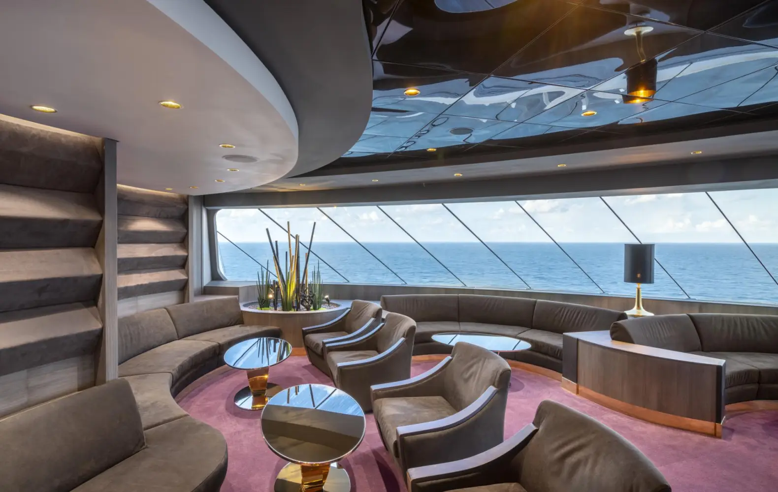 be_16_top-sail-lounge-(3).jpg