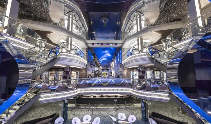 be_05-07_infinity-atrium-(3).jpg