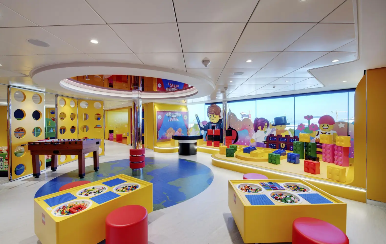 be_18_junior-club-lego-(1).jpg