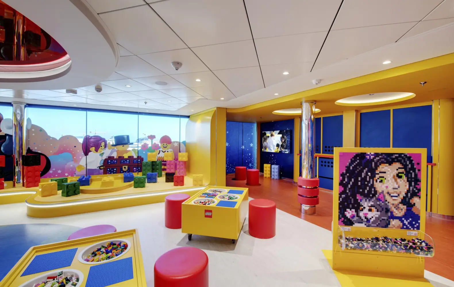 be_18_junior-club-lego-(3).jpg