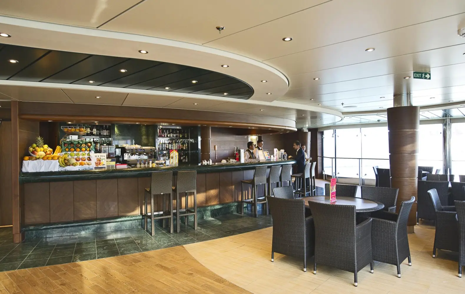 di_14_le-sirene-bar-(3)-1701356991.jpg