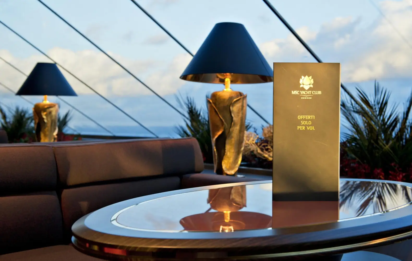 di_15_top-sail-lounge-(5).jpg