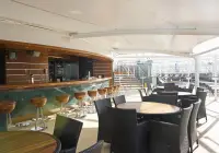 di_18_the-one-bar-(3).jpg