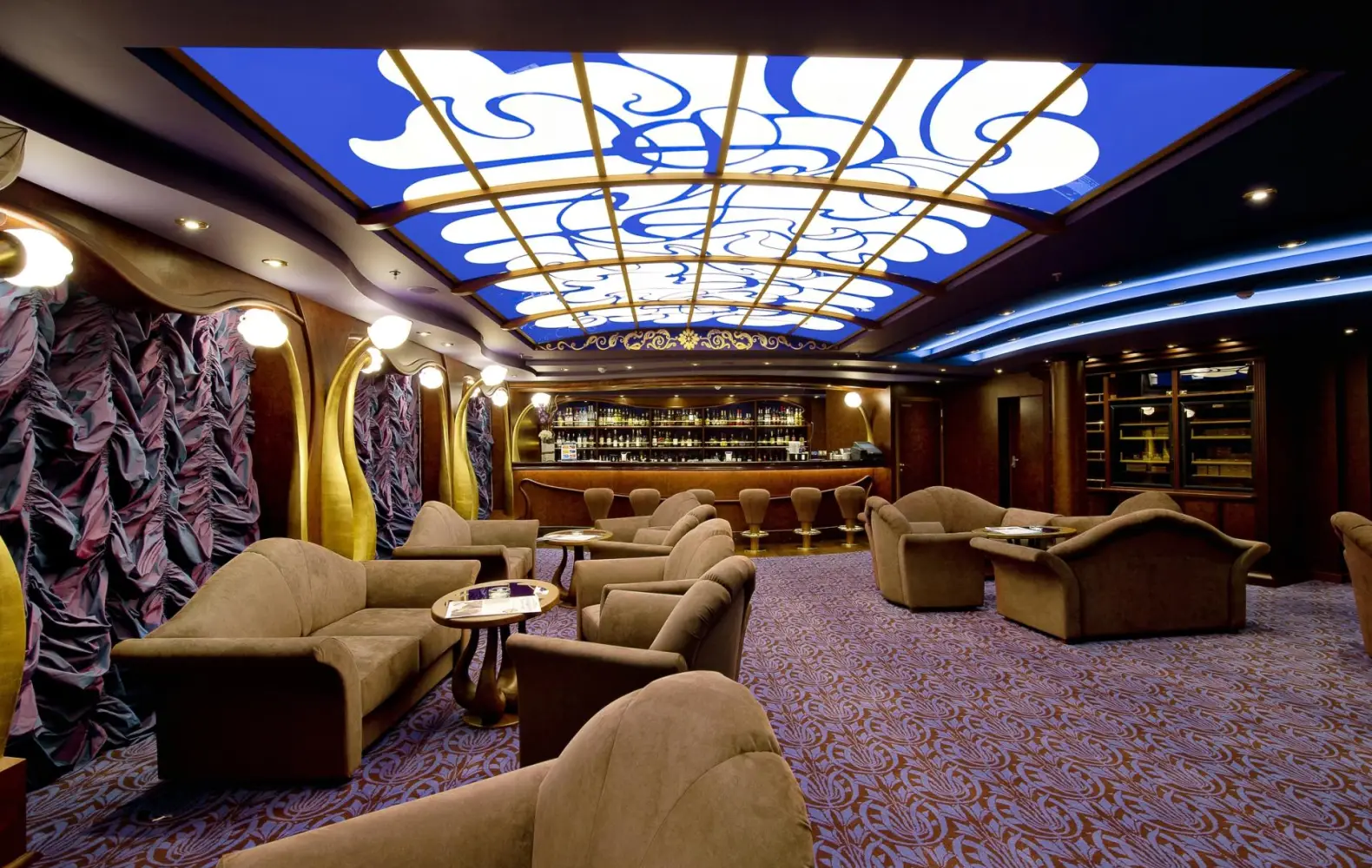 di_06_the-cigar-lounge-(3).jpg
