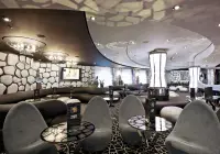 di_07_black-and-white-lounge-(5).jpg