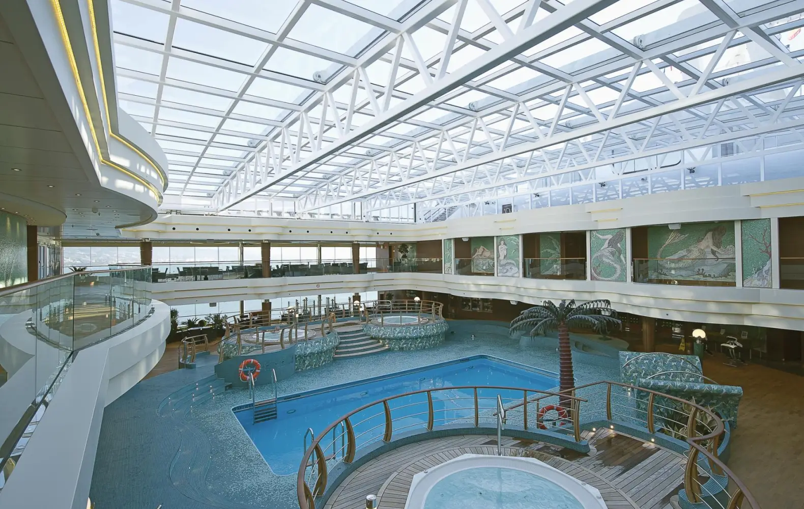 di_14_le-sirene-covered-pool-(2).jpg