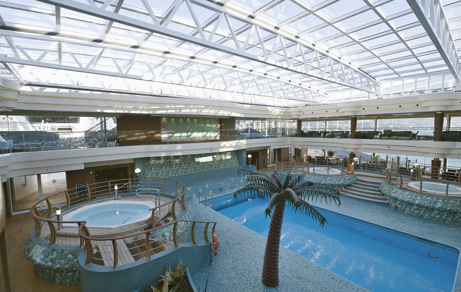 di_14_le-sirene-covered-pool-(3).jpg