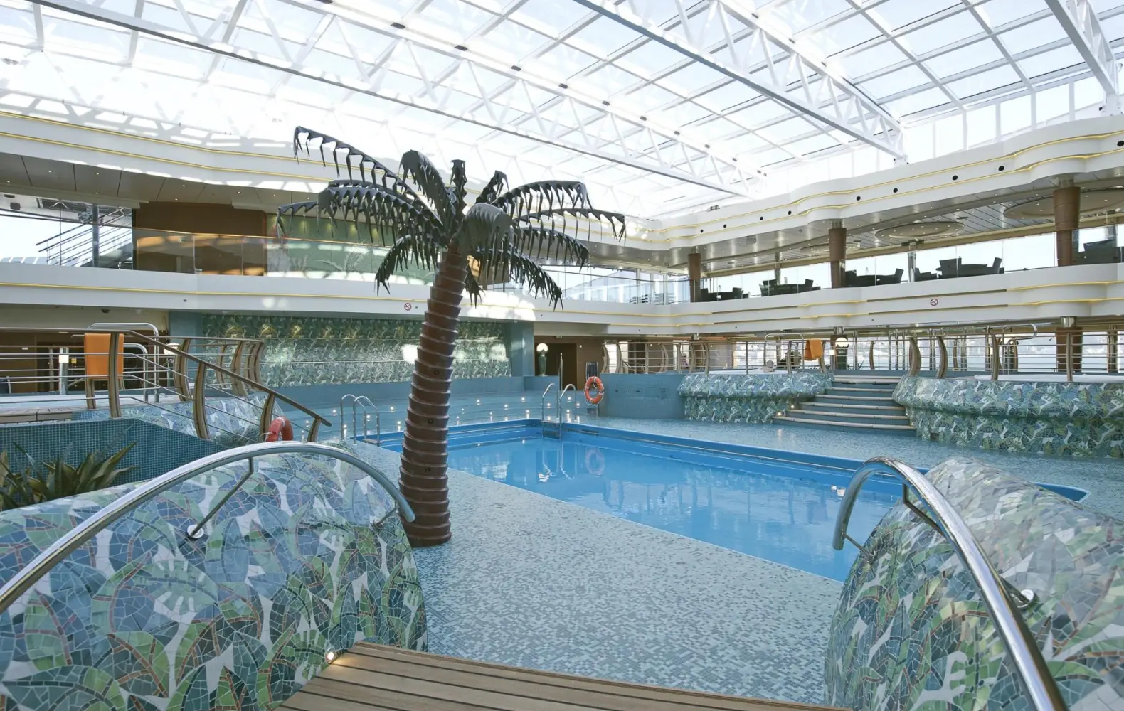di_14_le-sirene-covered-pool-(4).jpg