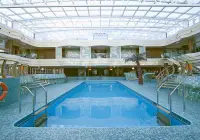di_14_le-sirene-covered-pool-(5).jpg