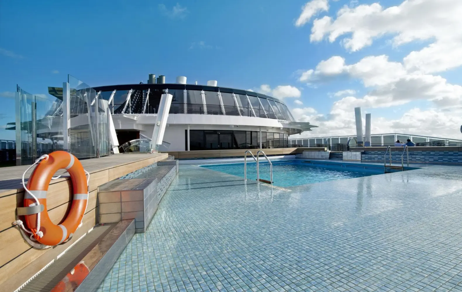 di_15_the-garden-pool-(2).jpg