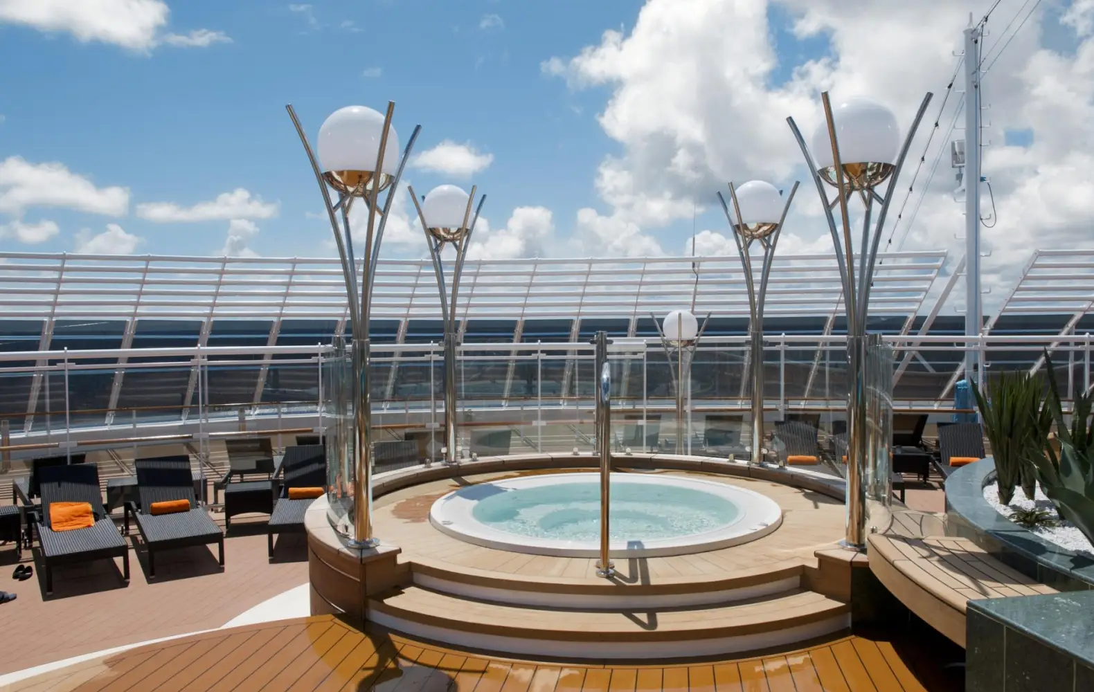 di_18_the-one-pool-(5).jpg