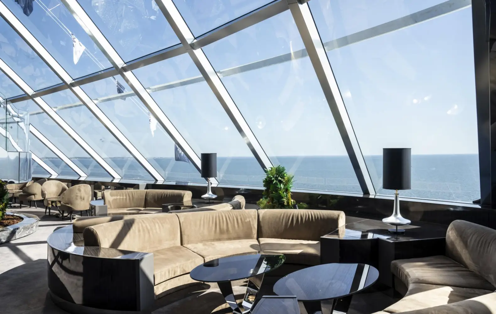 er_16_top-sail-lounge-(1).jpg