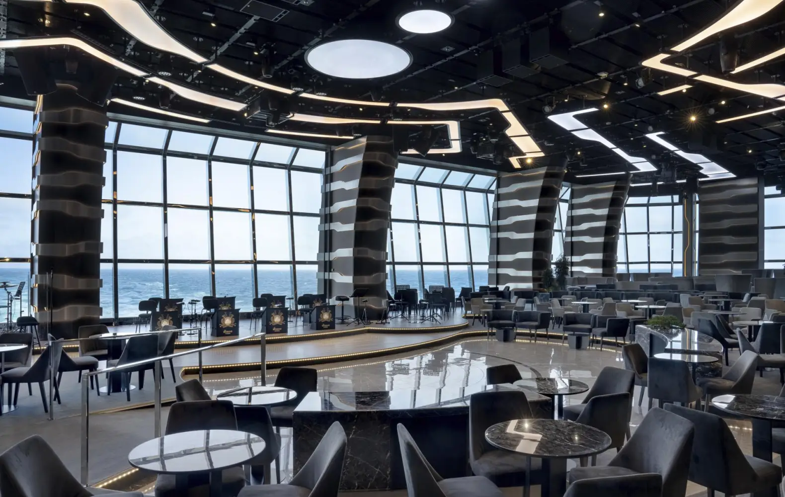 er_07_carousel-lounge-(1).jpg