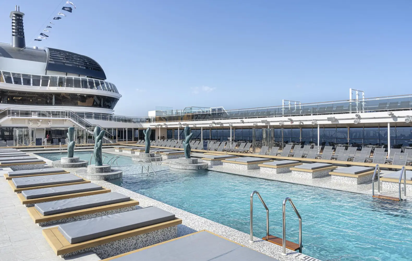er_15_atmosphere-pool-(2).jpg