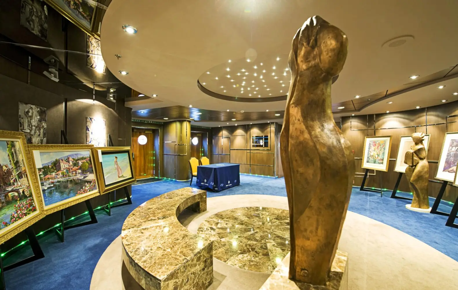 fa_07_gallery-plaza.jpg