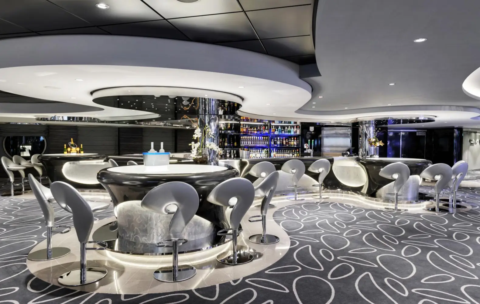 gr_05_infinity-bar.jpg