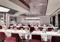 gr_05_purple-crab-restaurant-(2).jpg