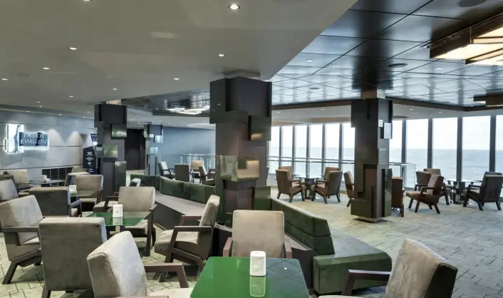 gr_06_edge-cocktail-bar-(2).jpg