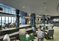 gr_06_edge-cocktail-bar-(4).jpg