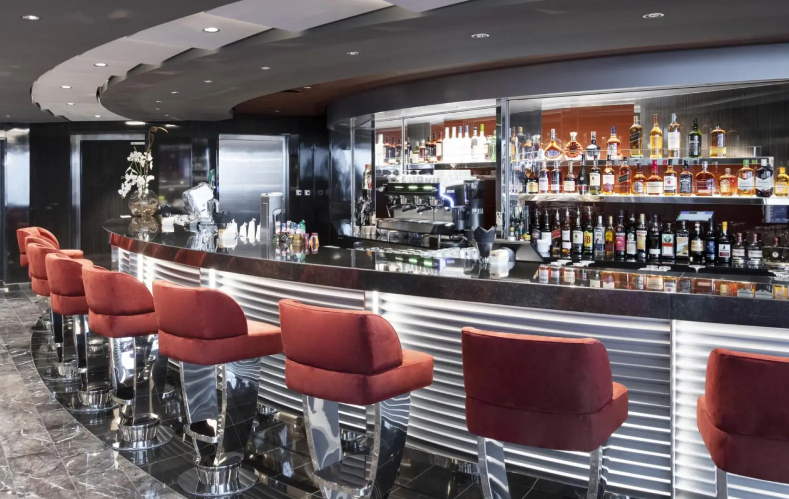 gr_16_top-sail-lounge-(1).jpg