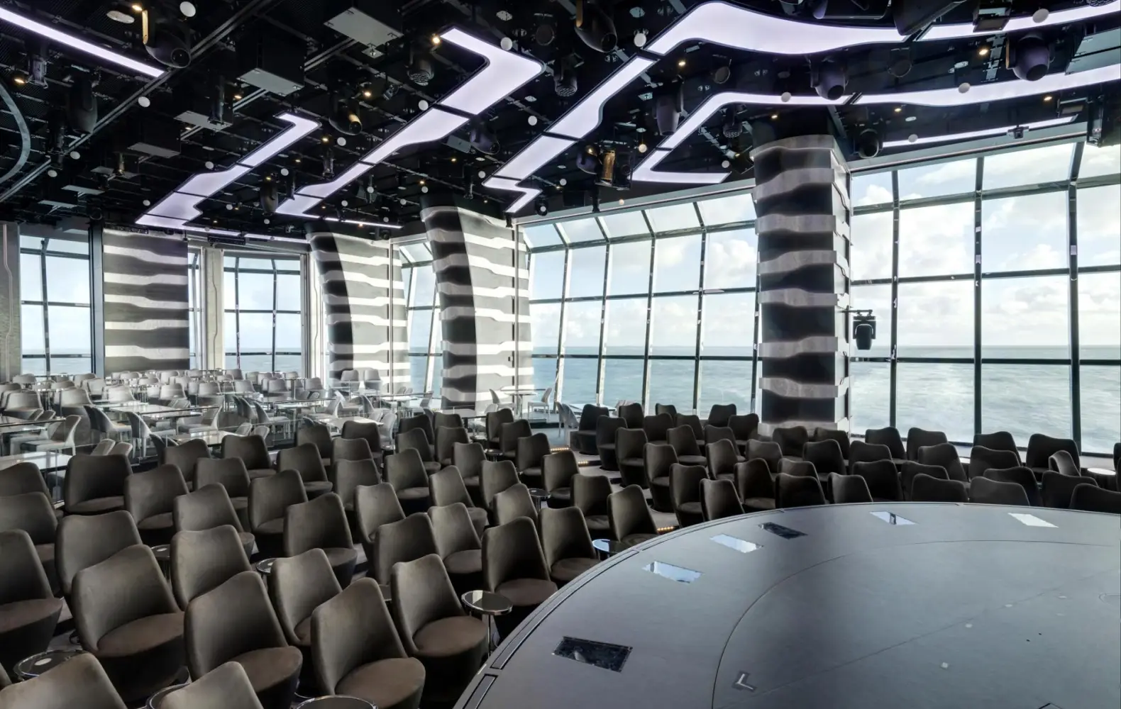 gr_07_carousel-lounge-(2).jpg
