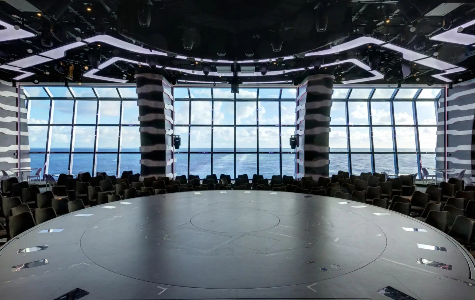 gr_07_carousel-lounge-(4).jpg