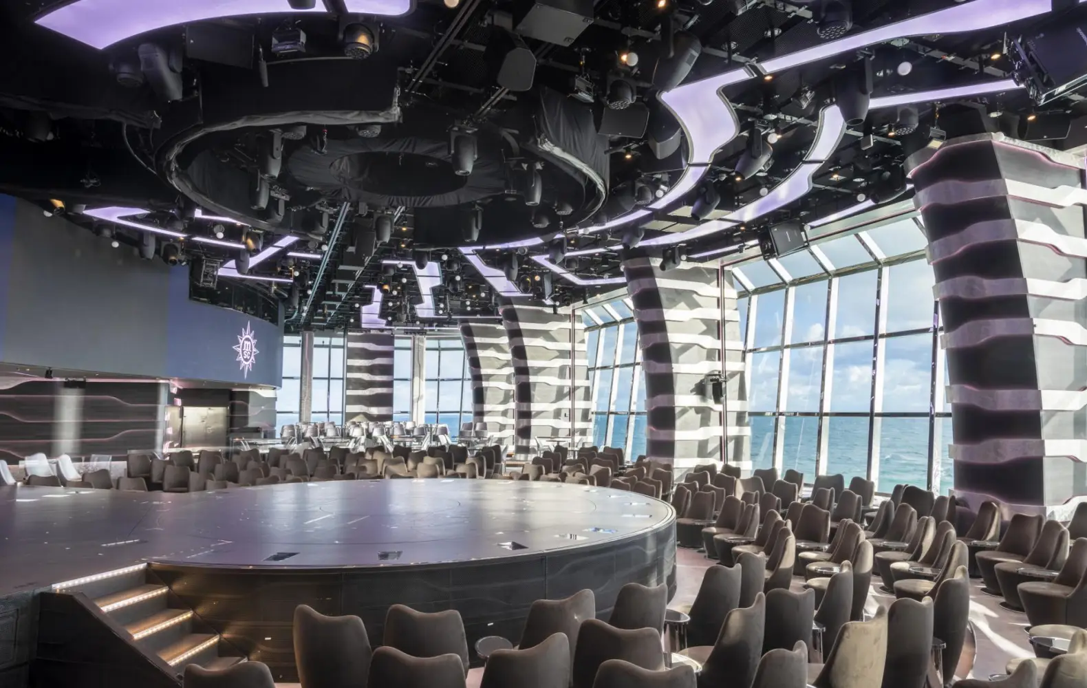 gr_07_carousel-lounge-(7).jpg