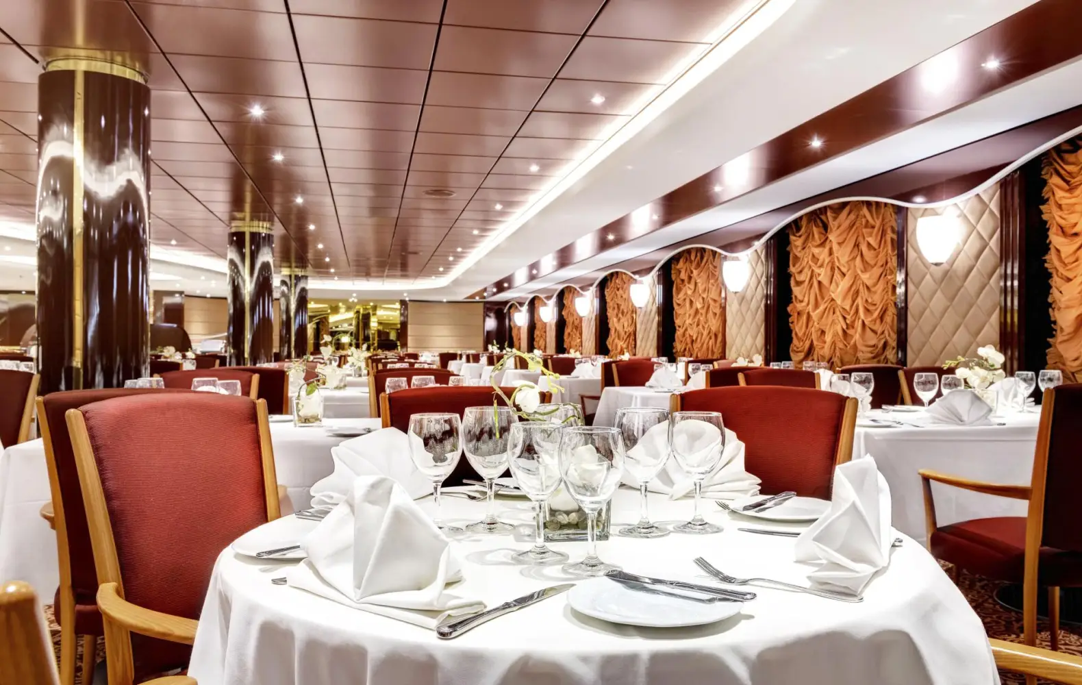 lx_05_la-bussola-restaurant-(2).jpg