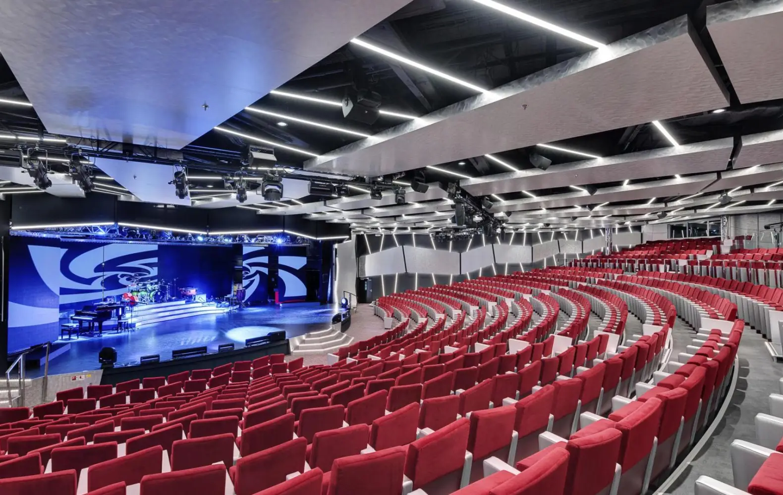 me_05-06_broadway-theatre-(2).jpg
