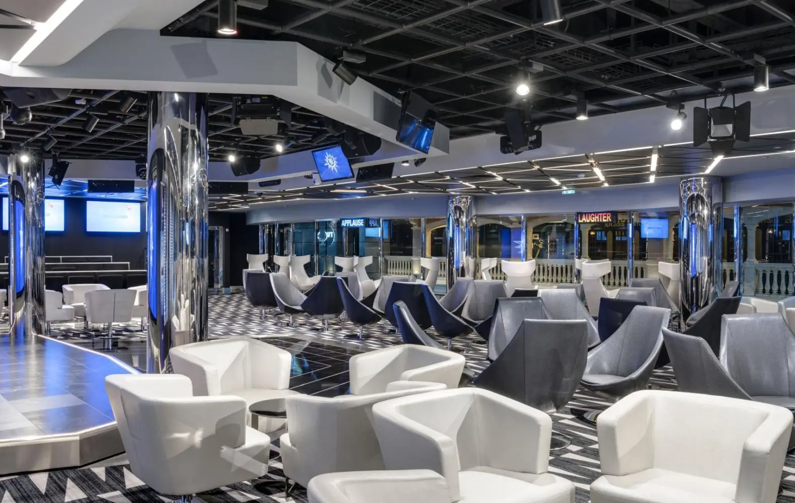 me_07_tv-studio-and-bar-(1).jpg