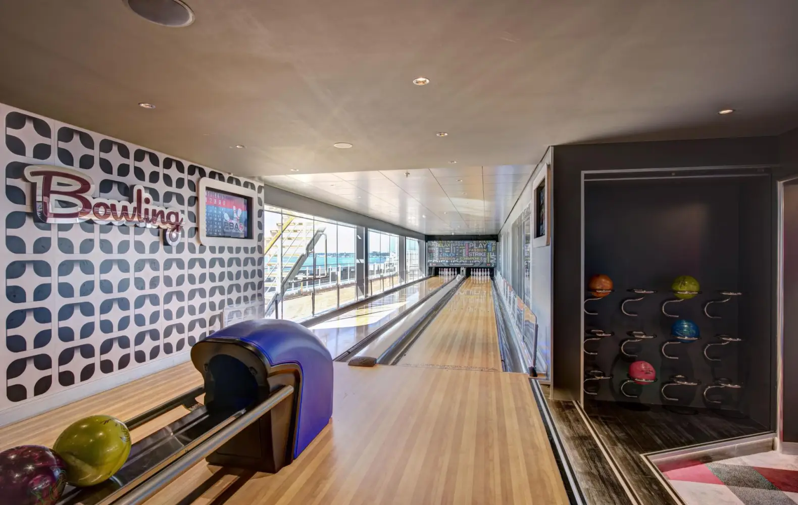 me_16_bowling.jpg