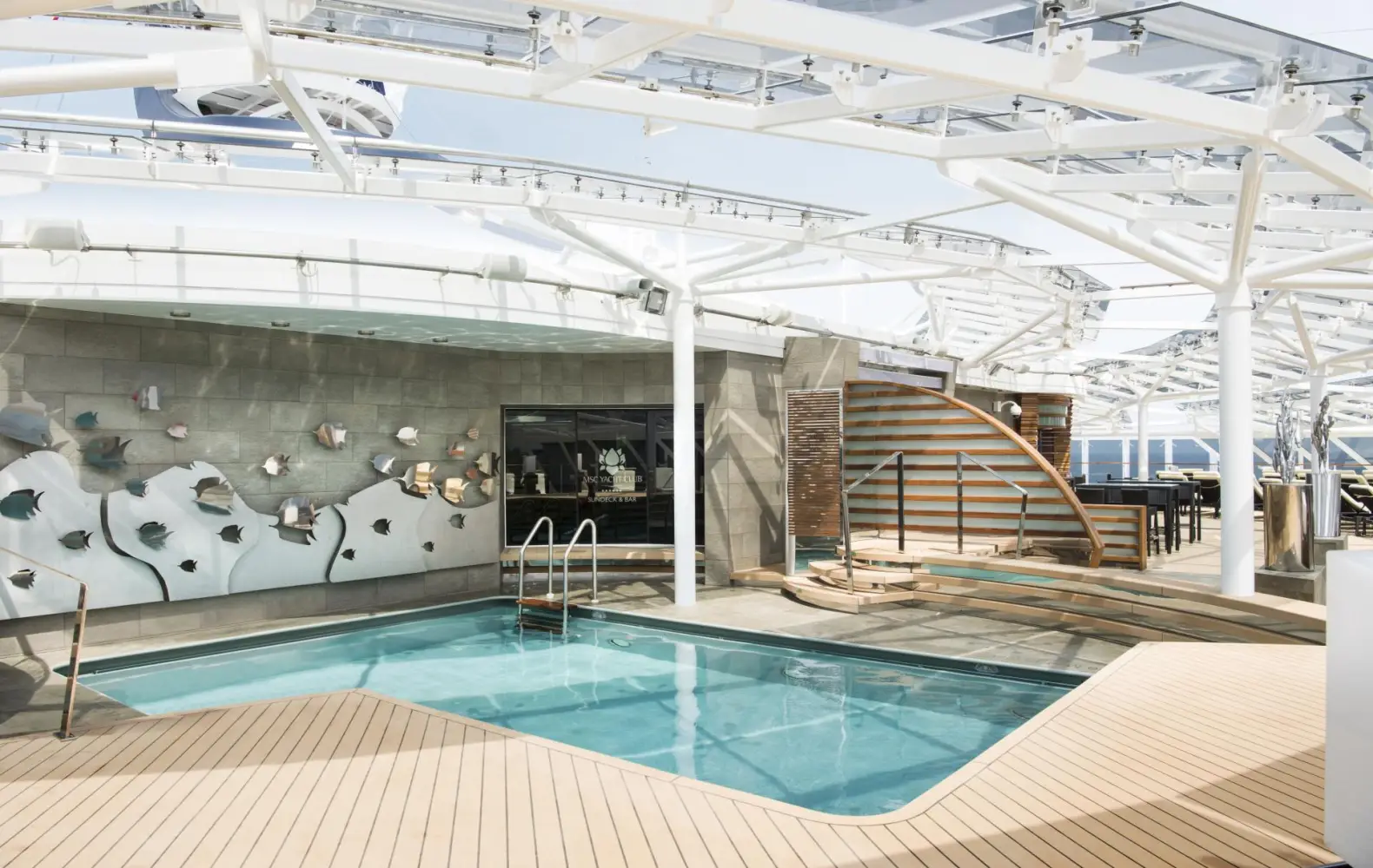 me_19_msc-yacht-club-pool-(2).jpg