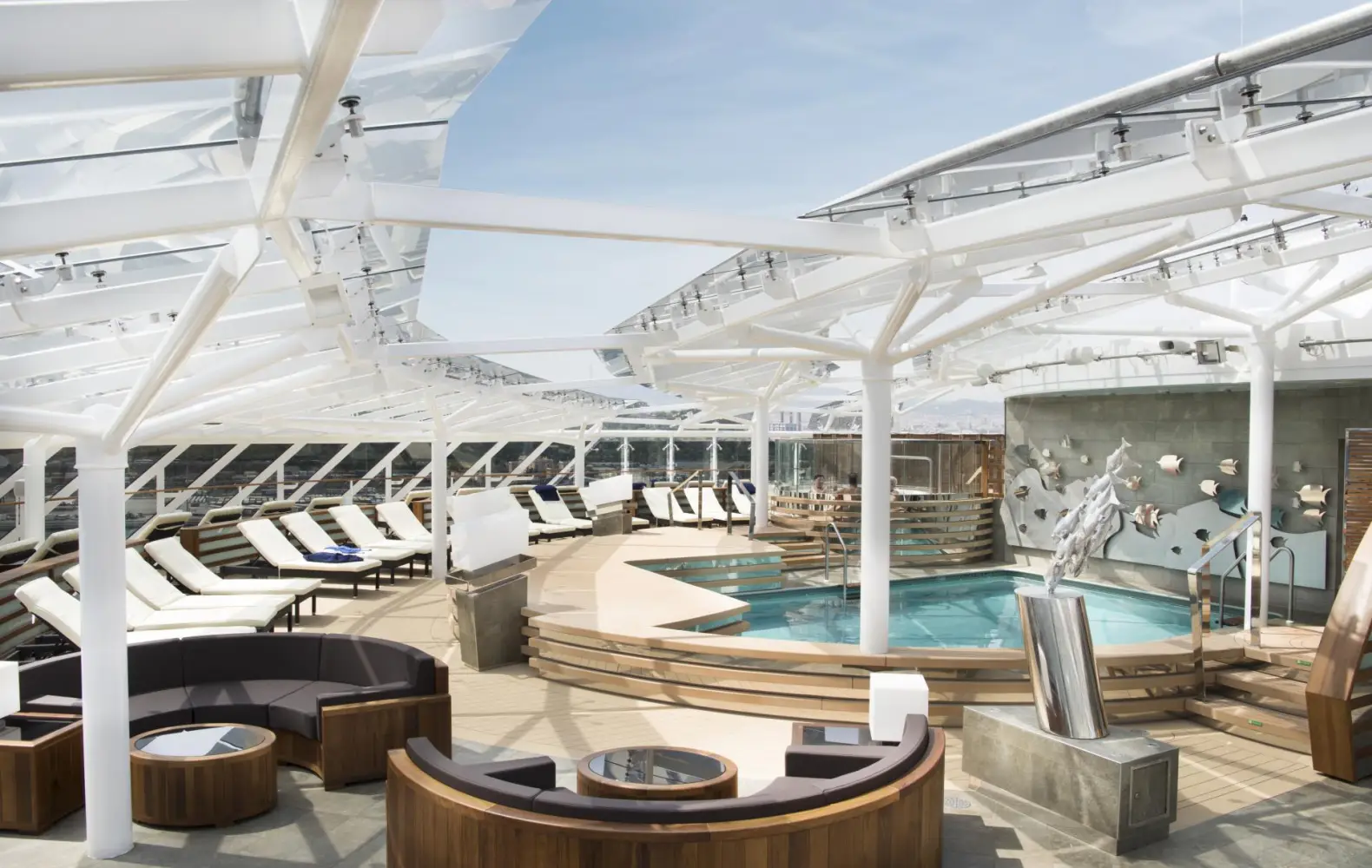 me_19_msc-yacht-club-pool-(3).jpg
