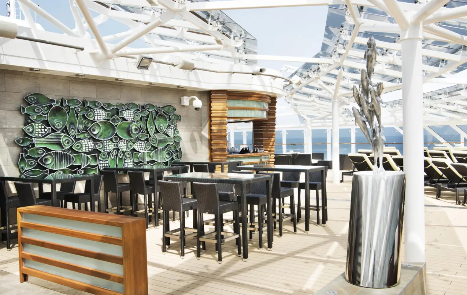 me_19_msc-yacht-club-sundeck.jpg