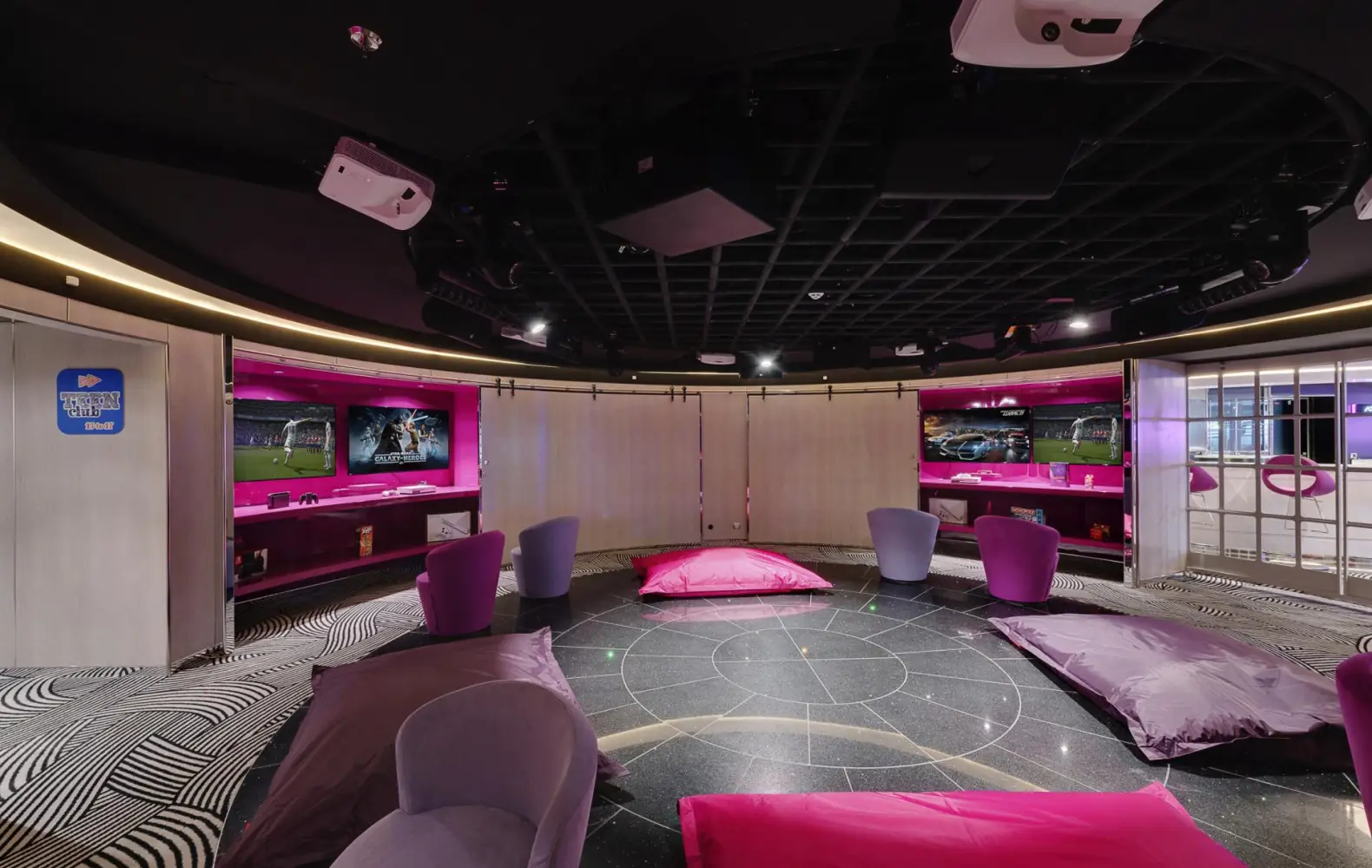 me_18_teen-club-(1).jpg