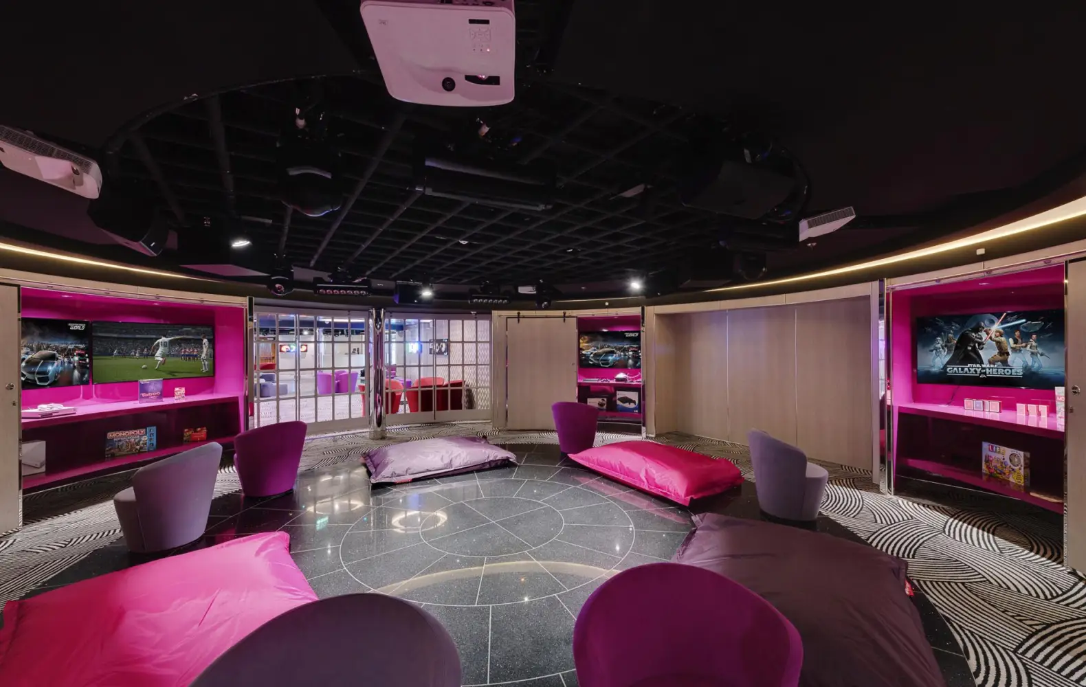 me_18_teen-club-(2).jpg