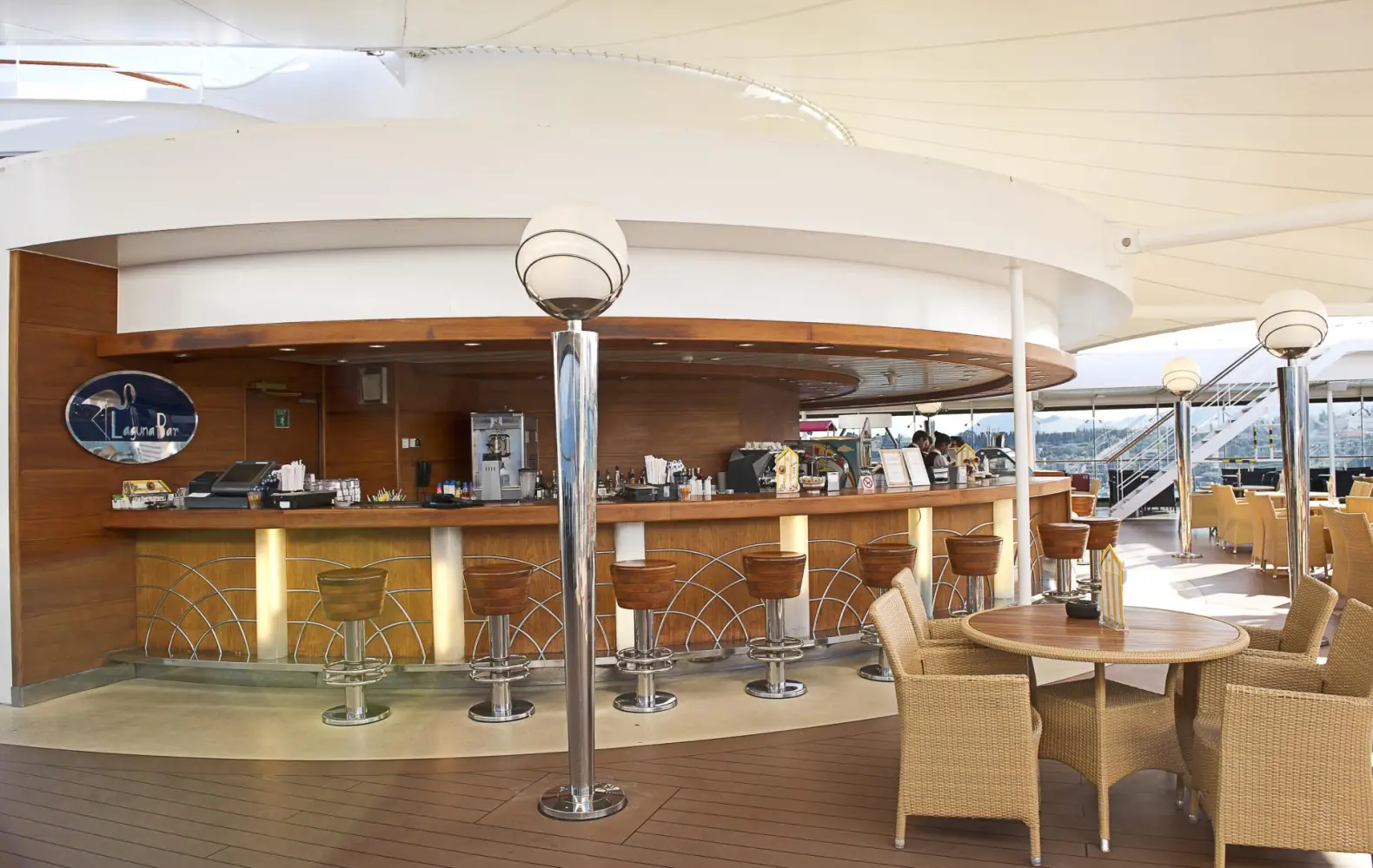 mu_13_laguna-bar-(1).jpg